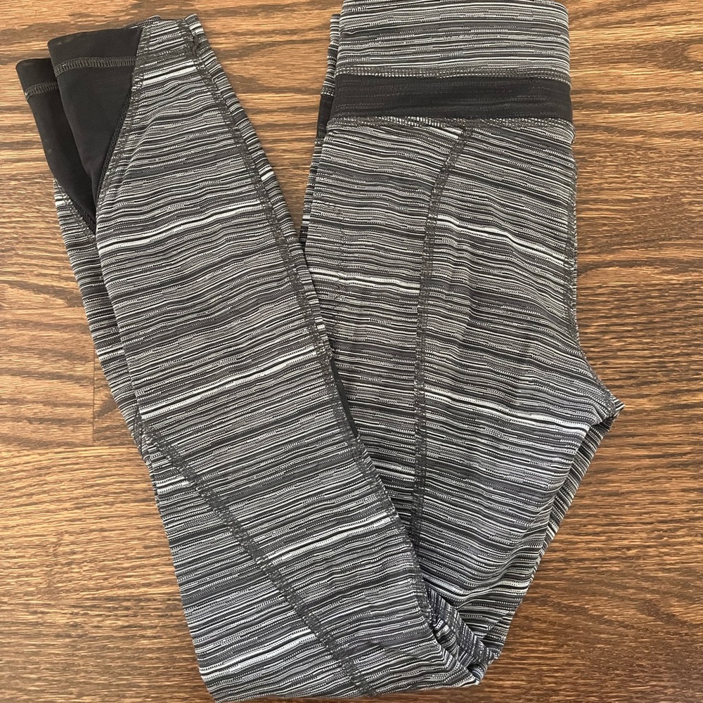Lululemon Grey and Black leggings